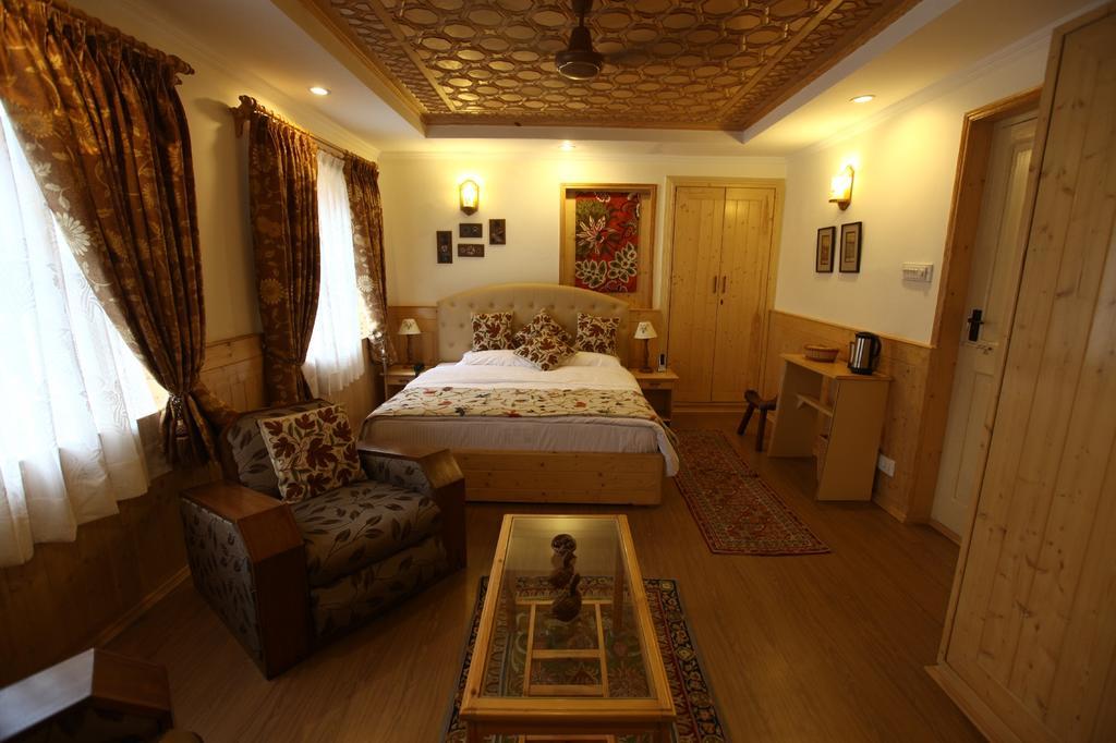 Dove Cottage Srīnagar Buitenkant foto
